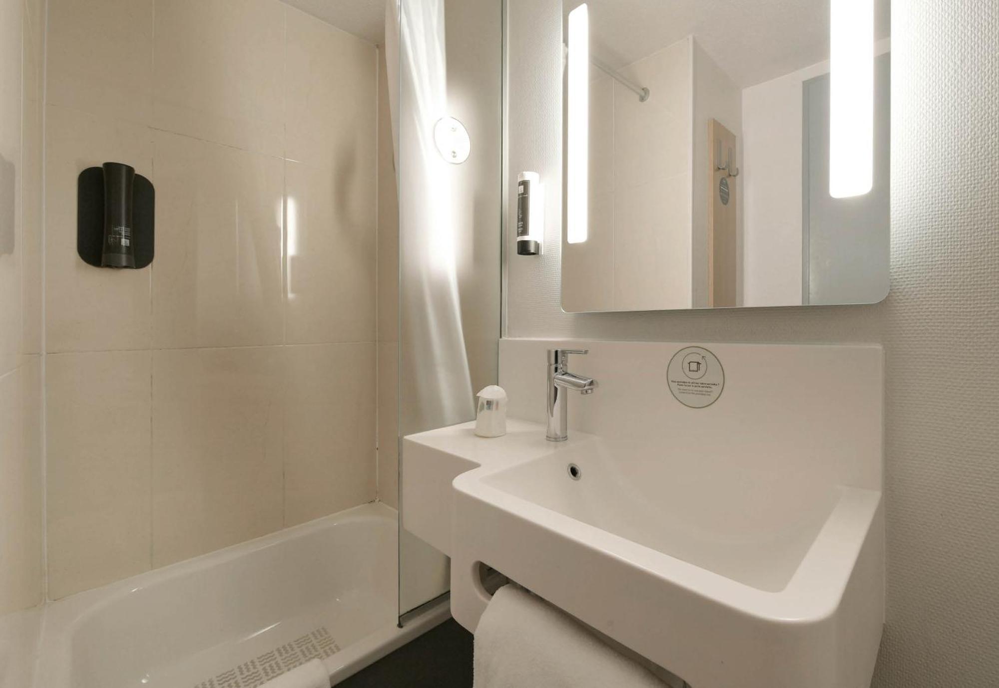 B&B Hotel Alencon Nord Экстерьер фото